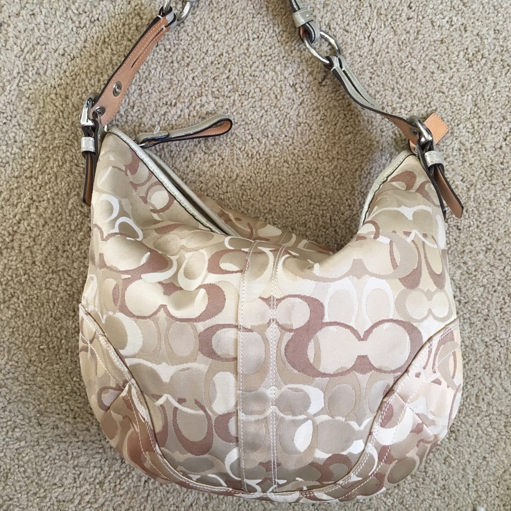 Coach slouchy purse No. A06S-0496
